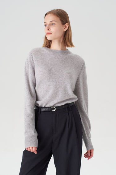 Classic Cashmere Crewneck Sweater in Grey